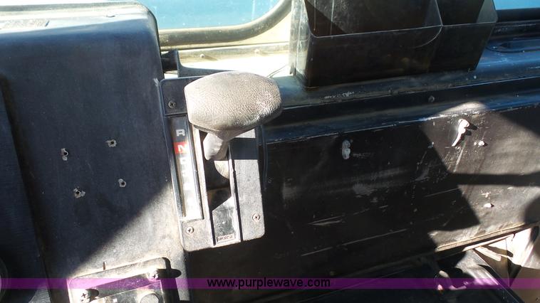 image for item J4615 1997 Freightliner MT45 delivery truck