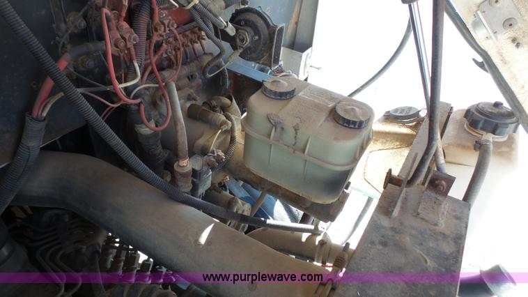 image for item J4615 1997 Freightliner MT45 delivery truck