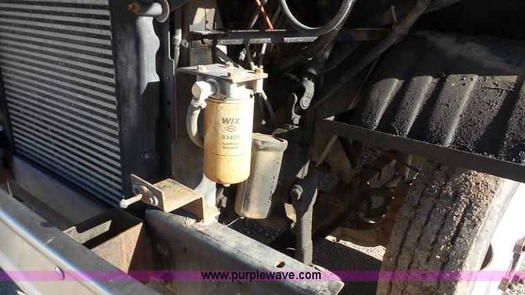 image for item J4615 1997 Freightliner MT45 delivery truck