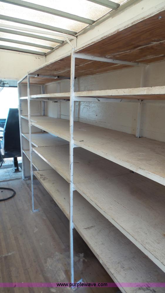 image for item J4615 1997 Freightliner MT45 delivery truck