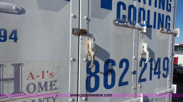 image for item J4615 1997 Freightliner MT45 delivery truck