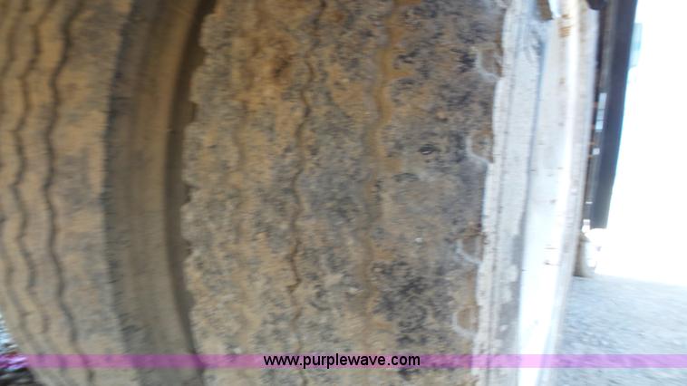 image for item J4615 1997 Freightliner MT45 delivery truck