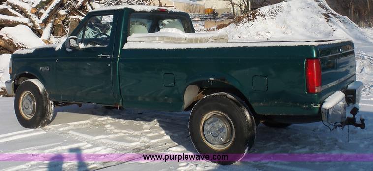 image for item J4637 1996 Ford F250 XL pickup truck