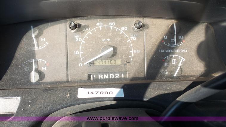 image for item J4637 1996 Ford F250 XL pickup truck