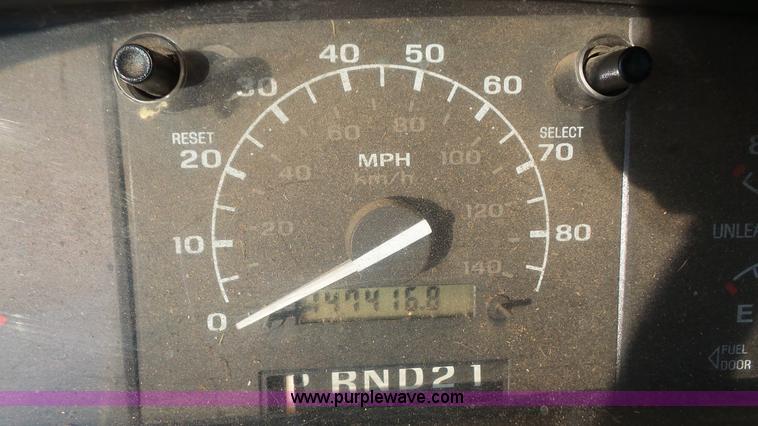 image for item J4637 1996 Ford F250 XL pickup truck