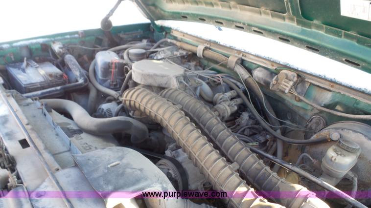 image for item J4637 1996 Ford F250 XL pickup truck