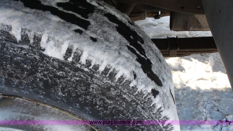 image for item J4637 1996 Ford F250 XL pickup truck