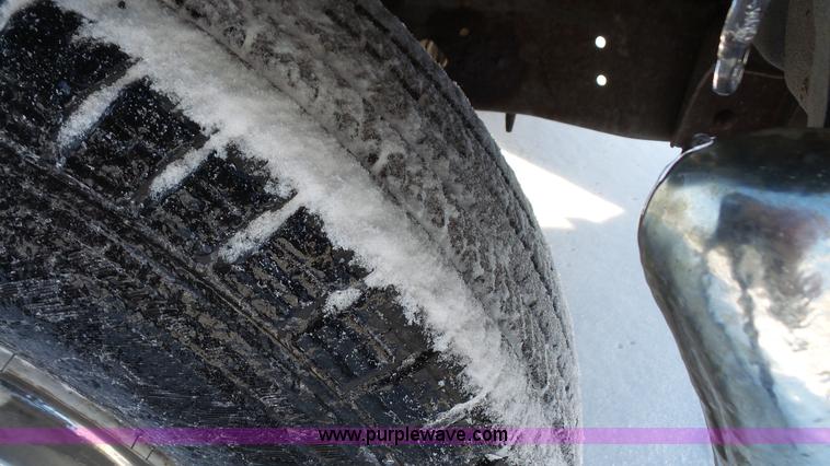 image for item J4637 1996 Ford F250 XL pickup truck