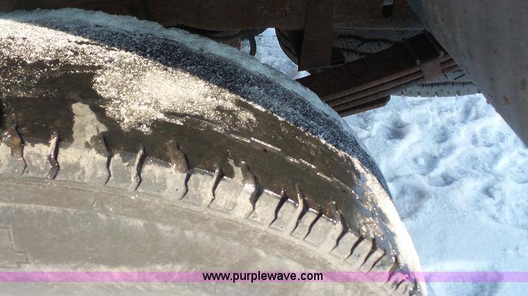 image for item J4637 1996 Ford F250 XL pickup truck