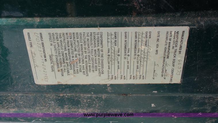 image for item J4638 1996 Ford F350 XL flatbed pickup truck