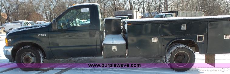 image for item J4639 2001 Ford F350 Super Duty XL utility truck
