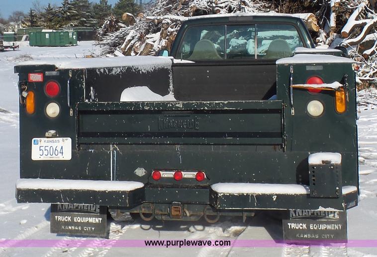 image for item J4639 2001 Ford F350 Super Duty XL utility truck