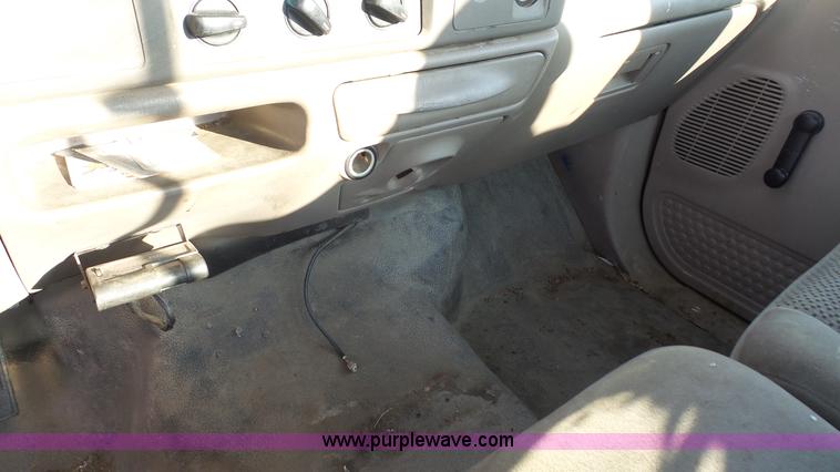 image for item J4639 2001 Ford F350 Super Duty XL utility truck