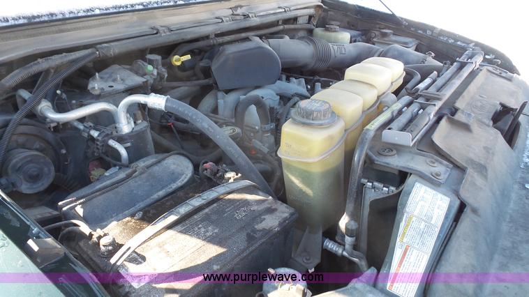 image for item J4639 2001 Ford F350 Super Duty XL utility truck