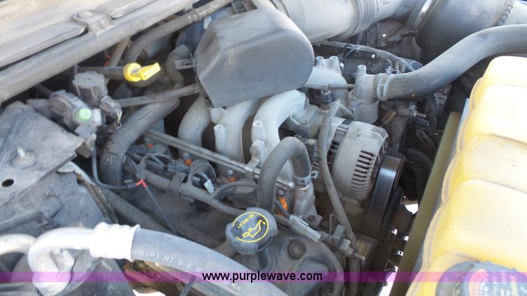 image for item J4639 2001 Ford F350 Super Duty XL utility truck