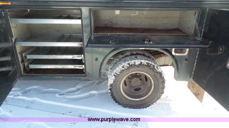 image for item J4639 2001 Ford F350 Super Duty XL utility truck