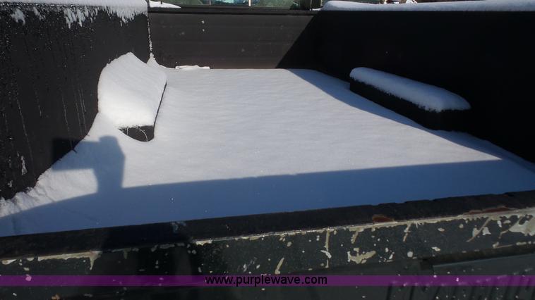 image for item J4639 2001 Ford F350 Super Duty XL utility truck