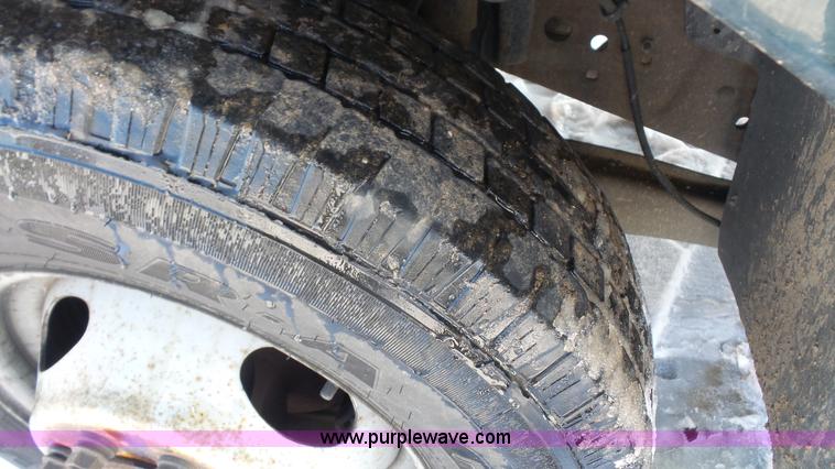 image for item J4639 2001 Ford F350 Super Duty XL utility truck