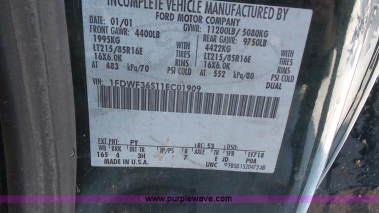 image for item J4639 2001 Ford F350 Super Duty XL utility truck