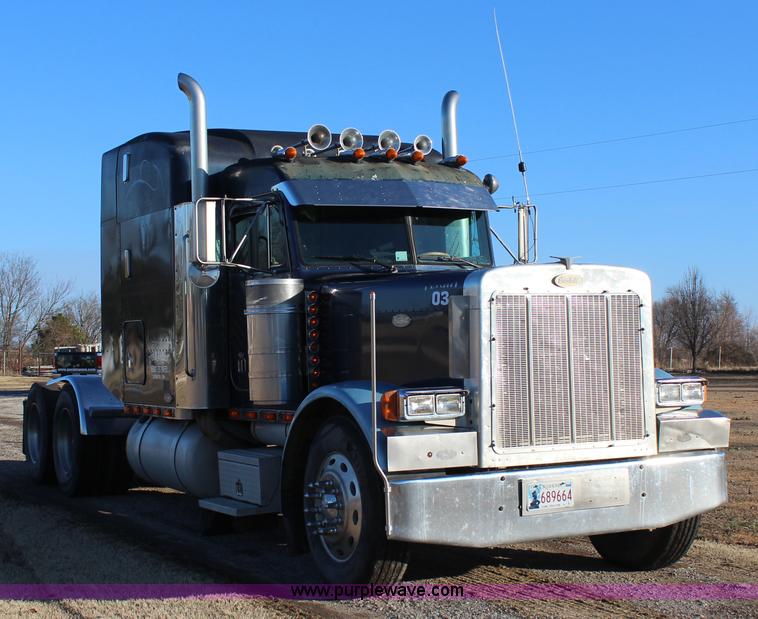 image for item J7367 1997 Peterbilt 379 semi truck