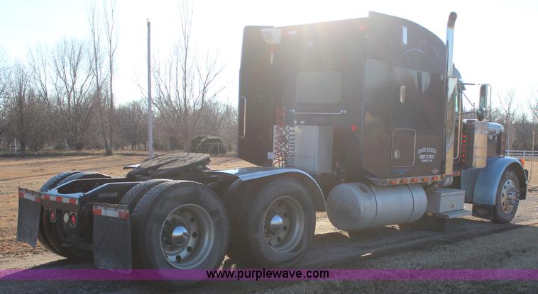 image for item J7367 1997 Peterbilt 379 semi truck