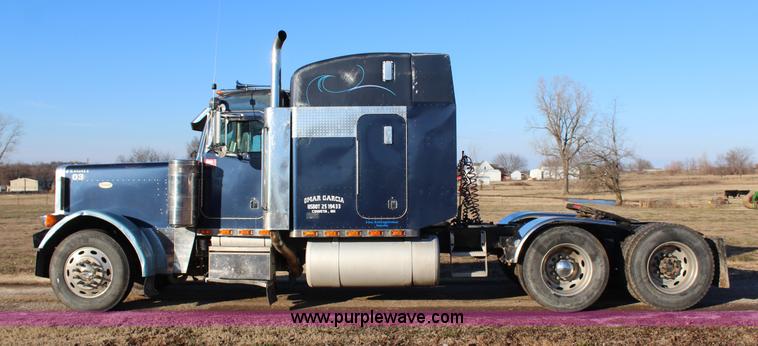 image for item J7367 1997 Peterbilt 379 semi truck