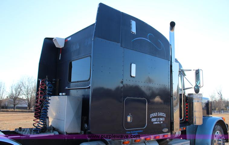 image for item J7367 1997 Peterbilt 379 semi truck