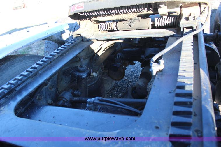 image for item J7367 1997 Peterbilt 379 semi truck