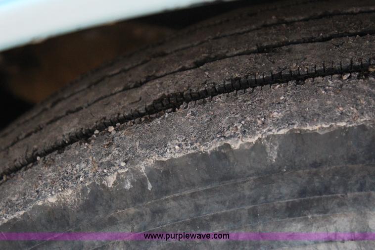 image for item J7367 1997 Peterbilt 379 semi truck