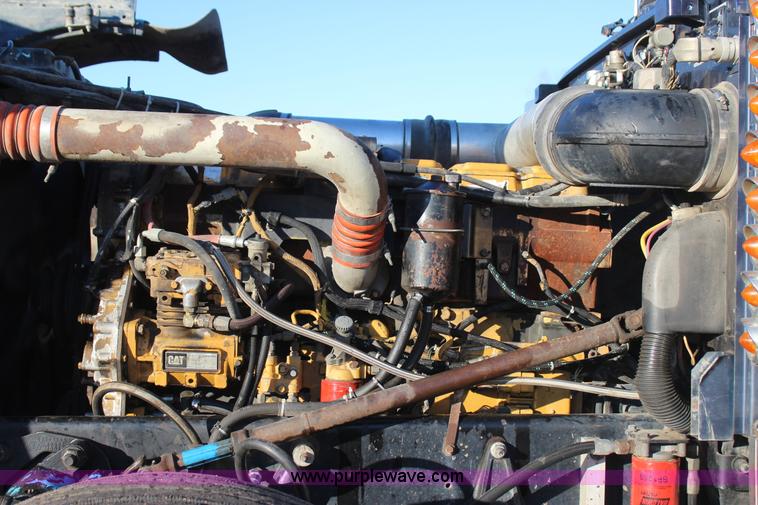 image for item J7367 1997 Peterbilt 379 semi truck