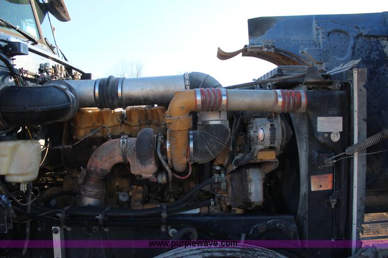 image for item J7367 1997 Peterbilt 379 semi truck