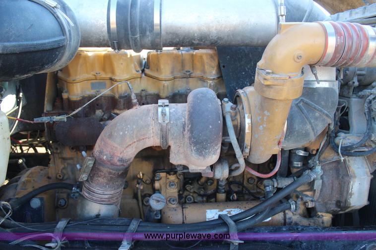 image for item J7367 1997 Peterbilt 379 semi truck