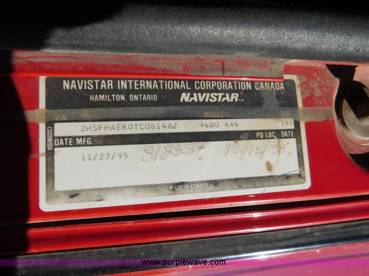 image for item J7465 1996 International 9400 semi truck