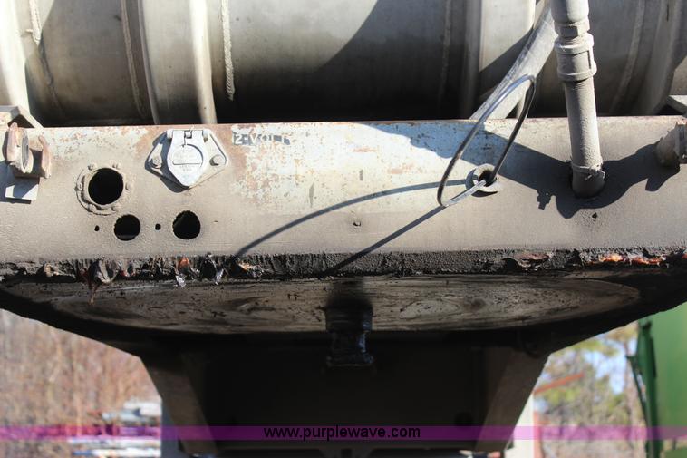 image for item J7638 1964 Fruehauf end dump trailer