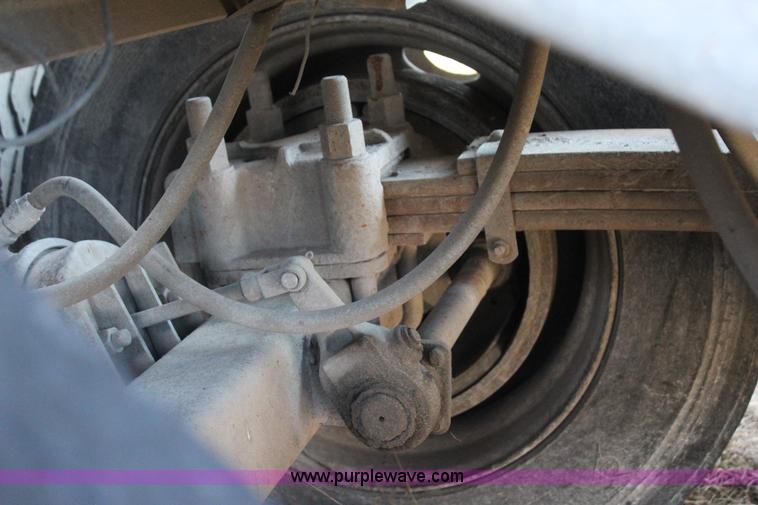 image for item J7638 1964 Fruehauf end dump trailer