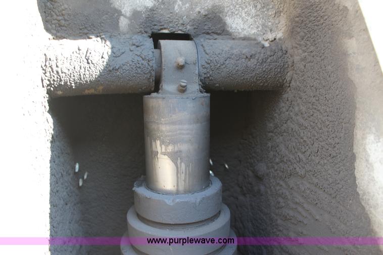 image for item J7638 1964 Fruehauf end dump trailer