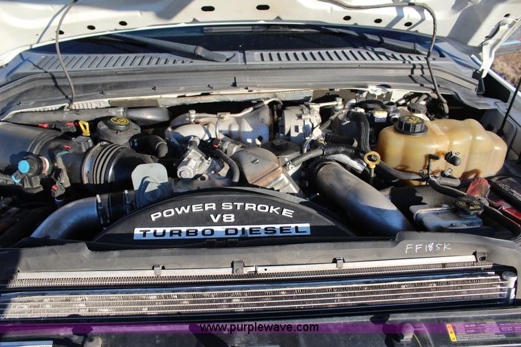 image for item J7642 2008 Ford F350 Super Duty XLT Crew Cab flatbed pickup truck