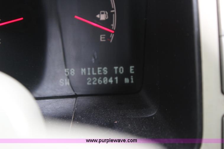 image for item J7643 2004 Lincoln Navigator SUV