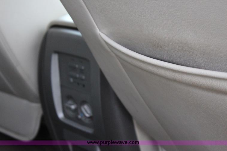 image for item J7643 2004 Lincoln Navigator SUV