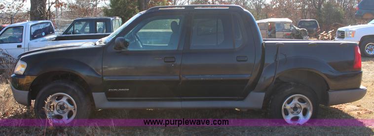image for item J7690 2001 Ford Explorer Sport SUV