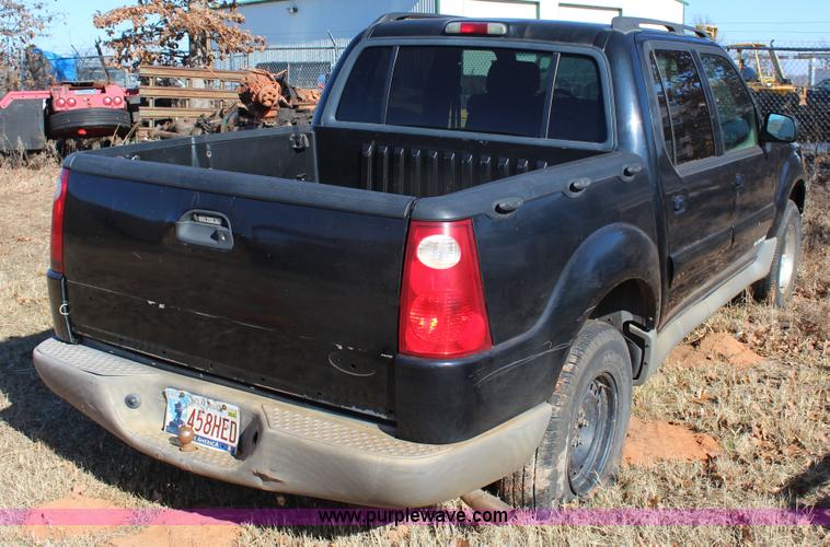 image for item J7690 2001 Ford Explorer Sport SUV