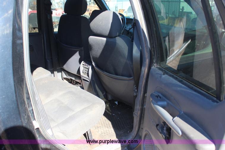 image for item J7690 2001 Ford Explorer Sport SUV