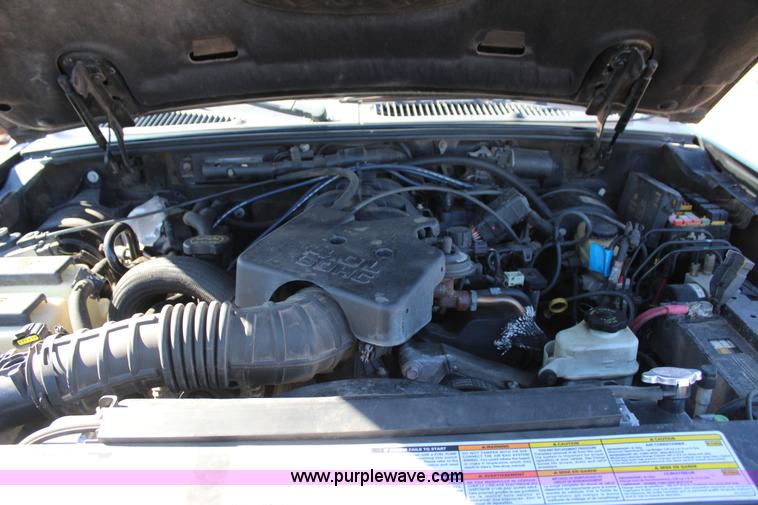 image for item J7690 2001 Ford Explorer Sport SUV