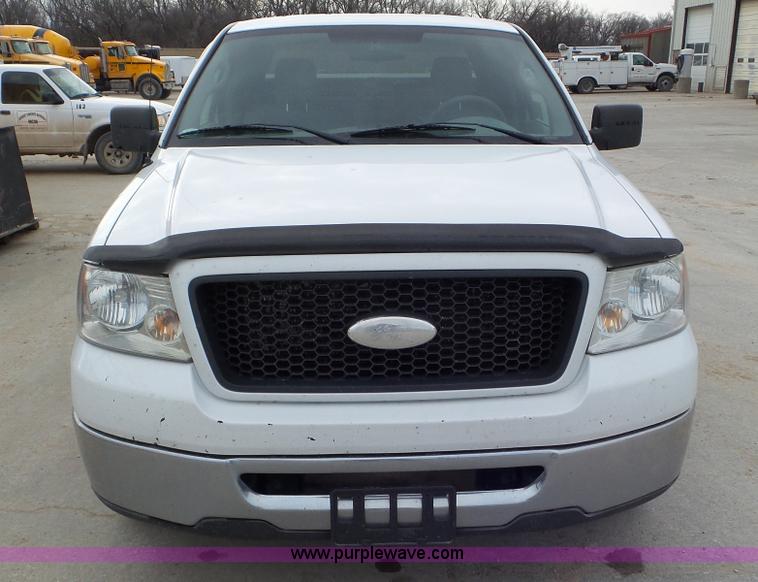 image for item J8390 2006 Ford F150 SuperCab pickup truck