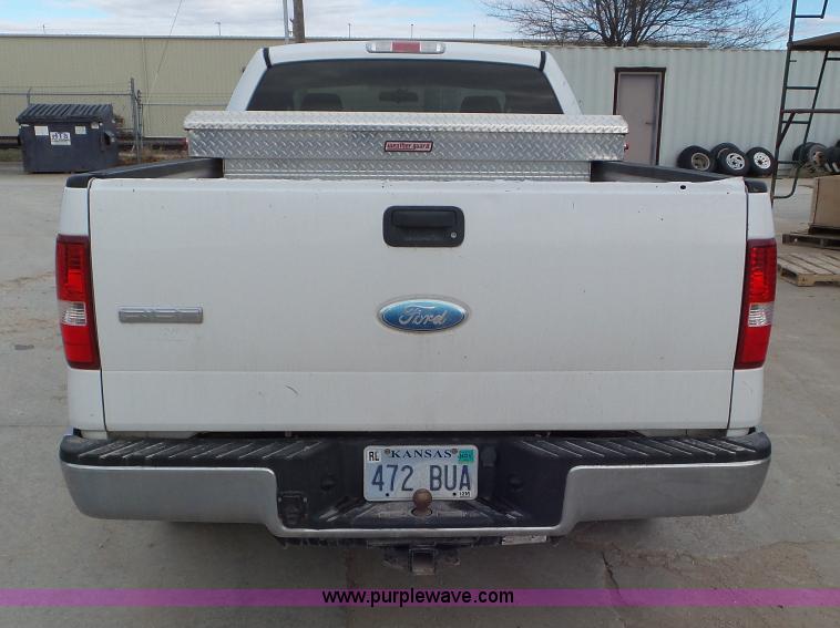 image for item J8390 2006 Ford F150 SuperCab pickup truck