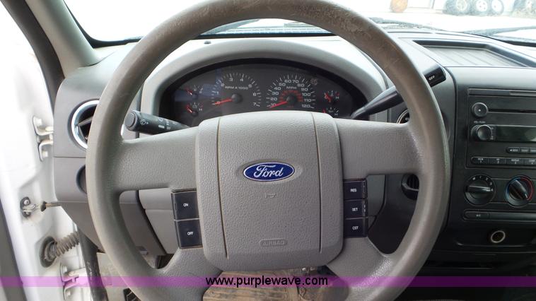 image for item J8390 2006 Ford F150 SuperCab pickup truck