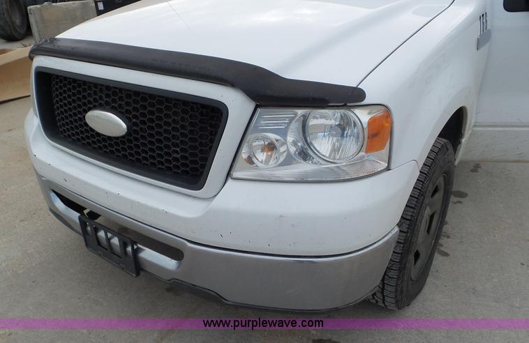 image for item J8390 2006 Ford F150 SuperCab pickup truck