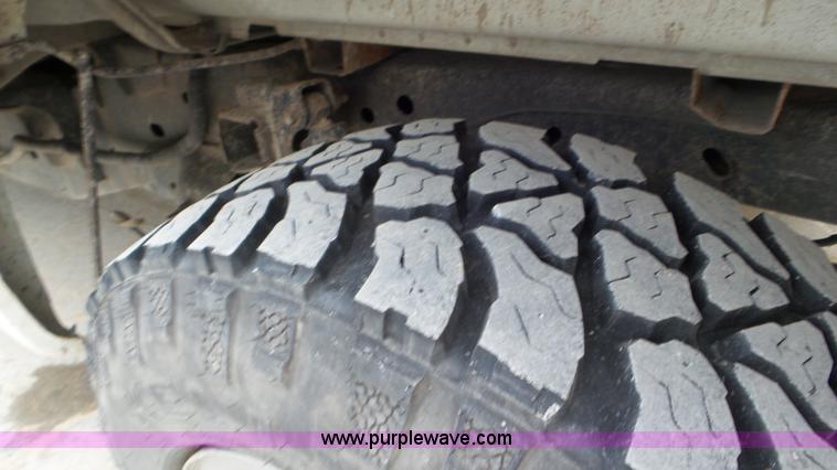 image for item J8390 2006 Ford F150 SuperCab pickup truck