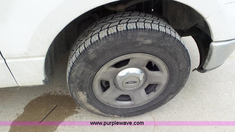 image for item J8390 2006 Ford F150 SuperCab pickup truck