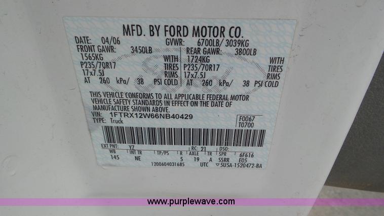 image for item J8390 2006 Ford F150 SuperCab pickup truck